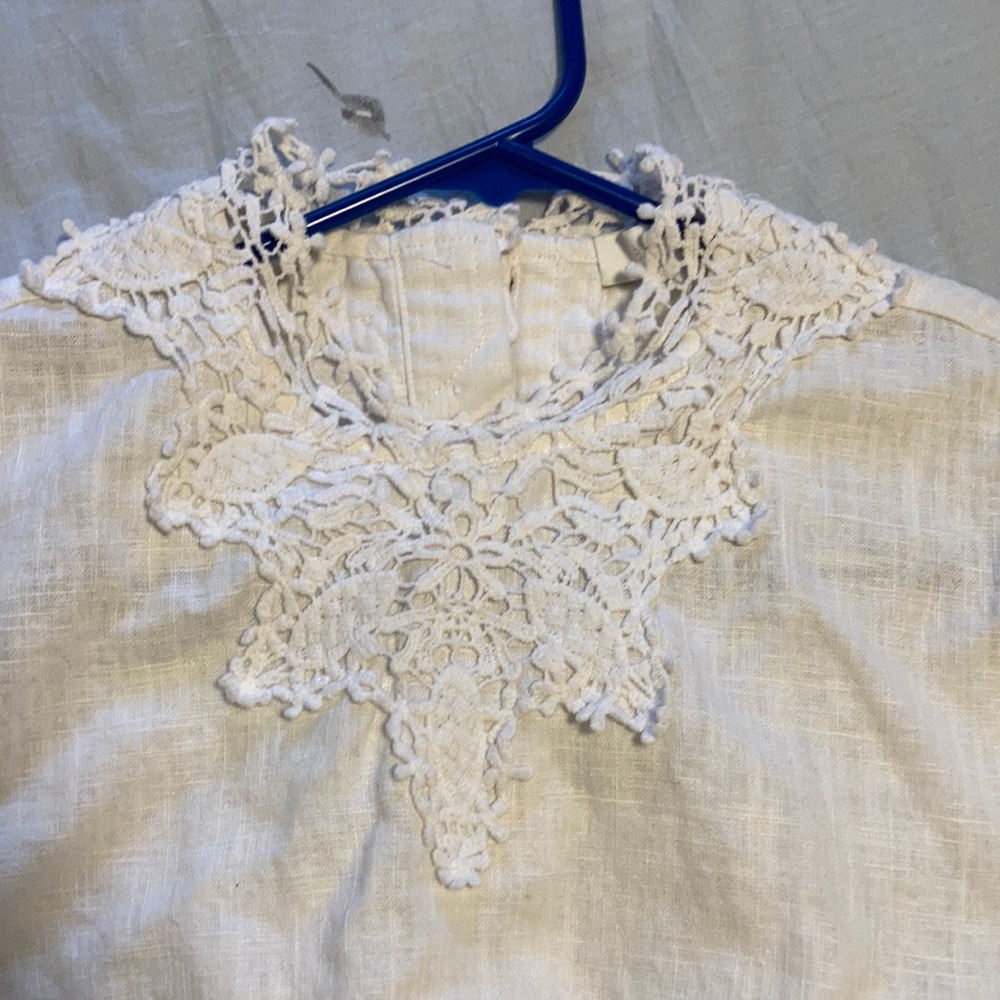 Anthropologie crochet lace and linens blouse